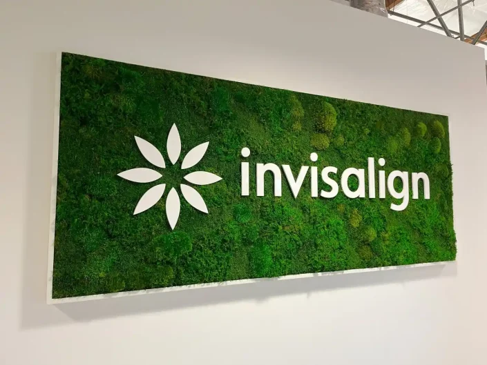 logolu flatmoss yosun duvarı